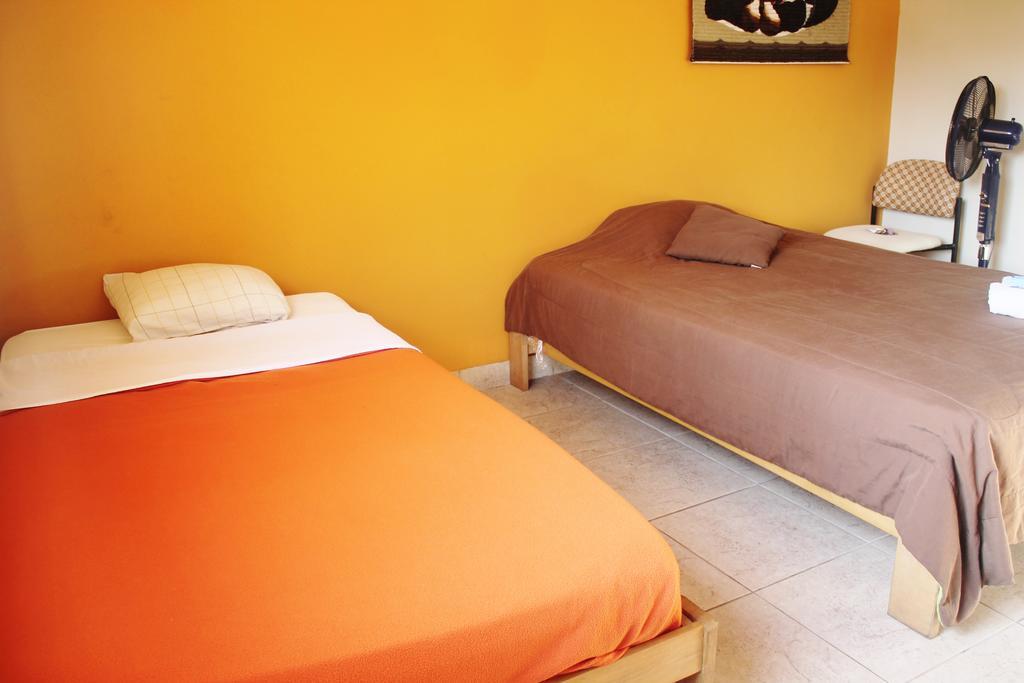 לימה Casa Hualpa Hostel מראה חיצוני תמונה