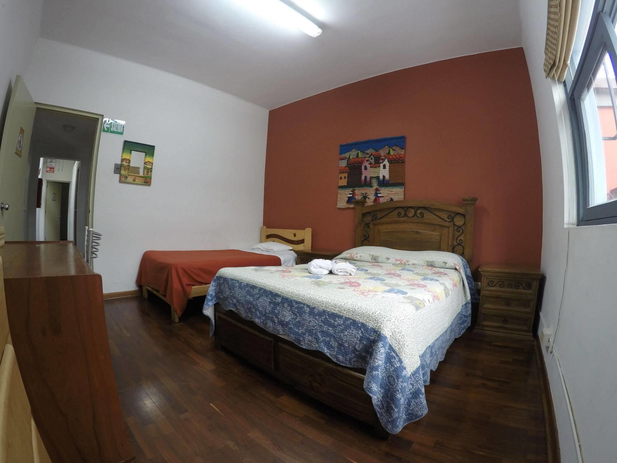 לימה Casa Hualpa Hostel מראה חיצוני תמונה