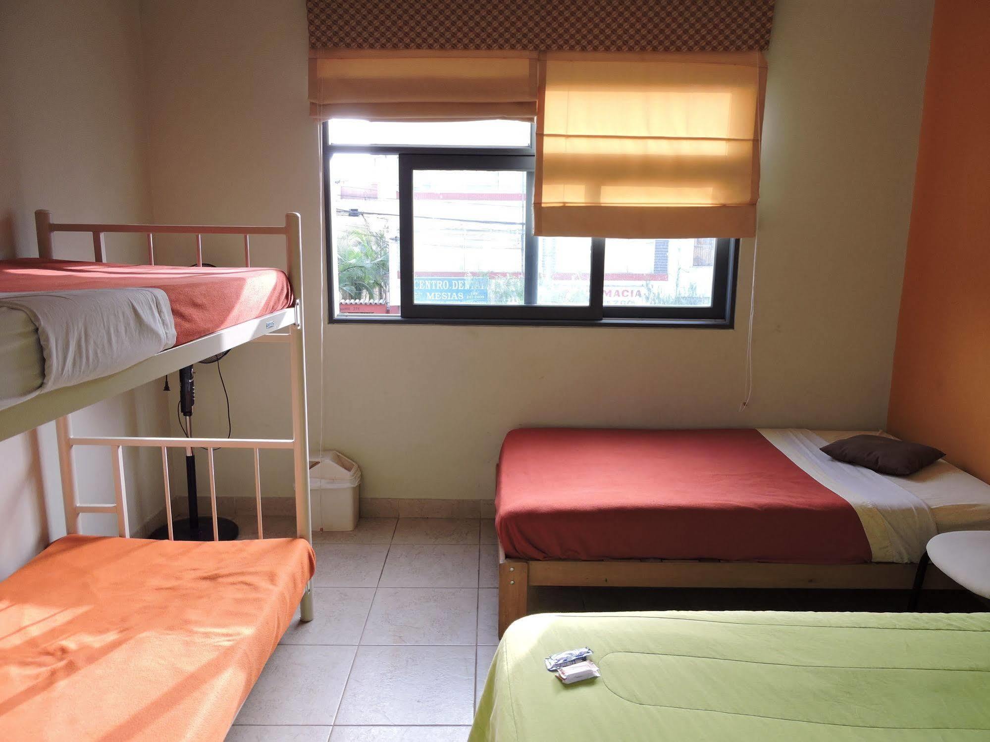 לימה Casa Hualpa Hostel מראה חיצוני תמונה