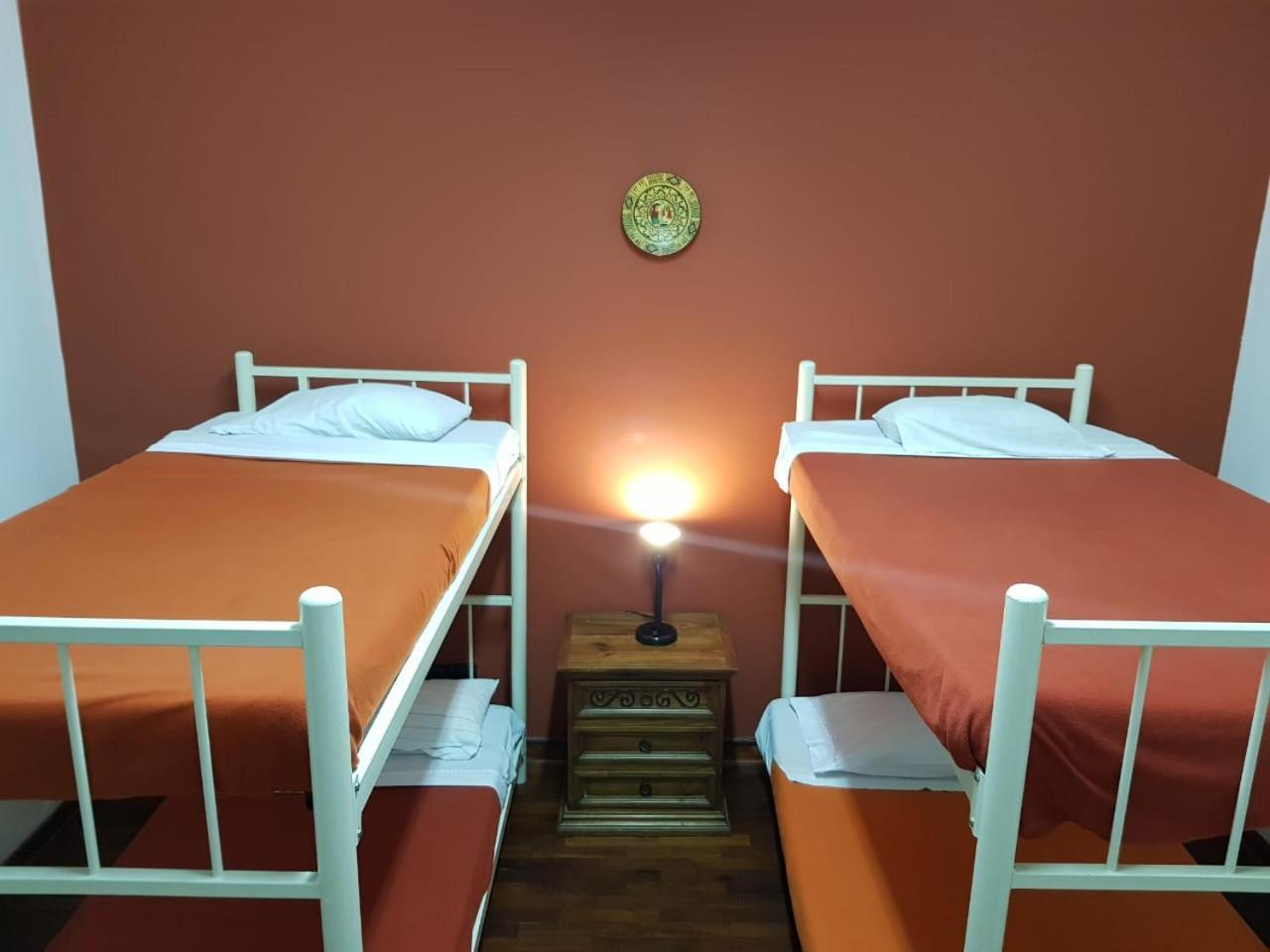 לימה Casa Hualpa Hostel מראה חיצוני תמונה