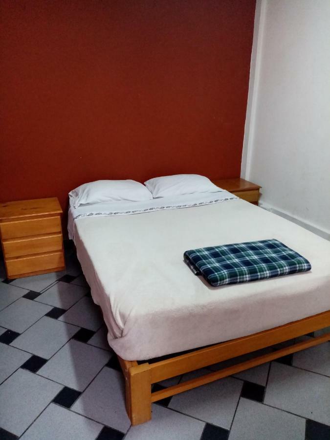 לימה Casa Hualpa Hostel מראה חיצוני תמונה