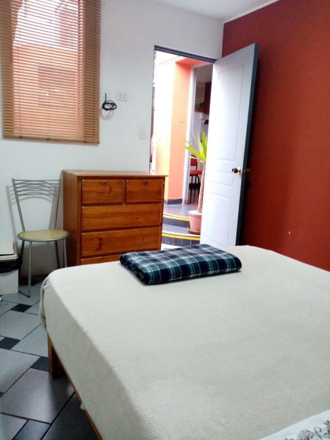 לימה Casa Hualpa Hostel מראה חיצוני תמונה